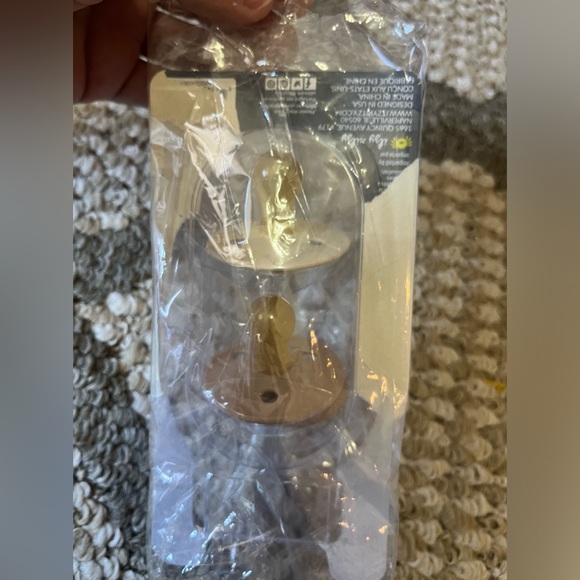 9-pc Minnie Mouse Disney outfit 2 LS Swaddles 2 pacifier, Changing Pad, Mirror - Picture 5 of 16